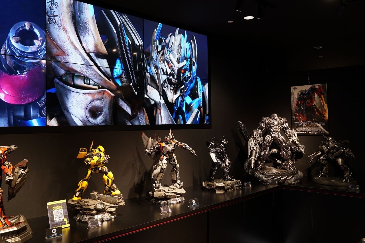 Prime1Studio Gallery Shop Transformers Statue shinjuku,Japan