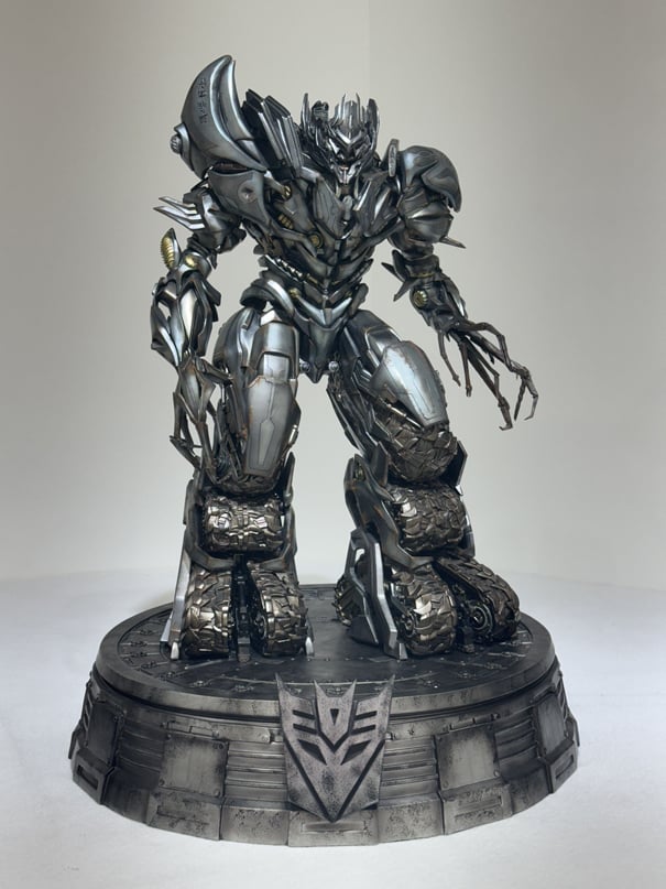 Prime 1 Studio statue exhibited in the store space